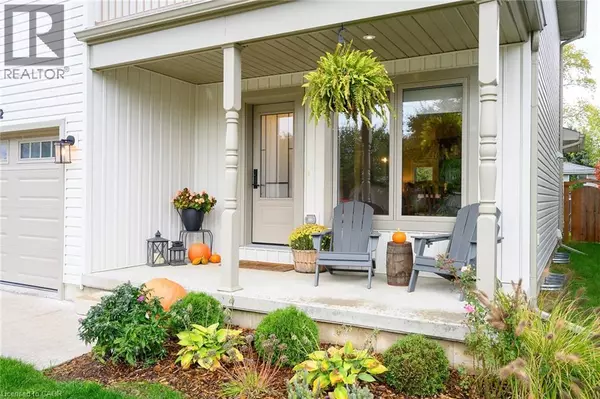 Port Dover, ON N0A1N0,822 MAIN Street