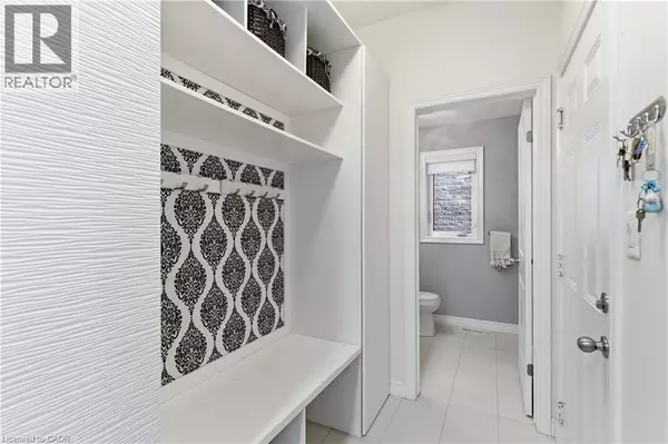 Ancaster, ON L9K0G2,142 IRWIN Avenue