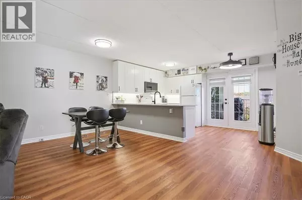 Burlington, ON L7M4P3,1431 WALKERS Line #301