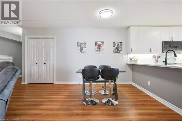 Burlington, ON L7M4P3,1431 WALKERS Line #301