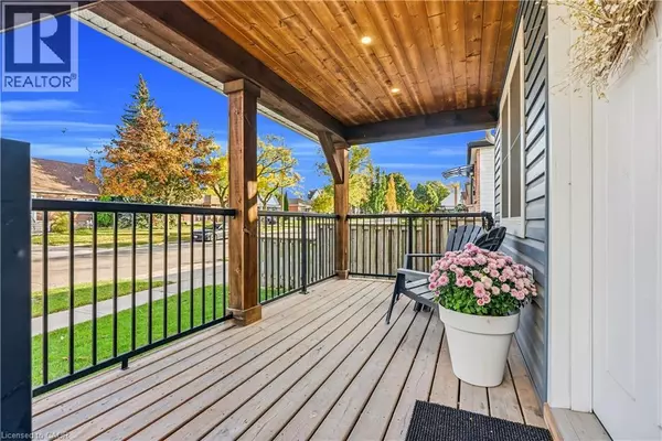 Hamilton, ON L8T3C7,324 EAST 43RD Street