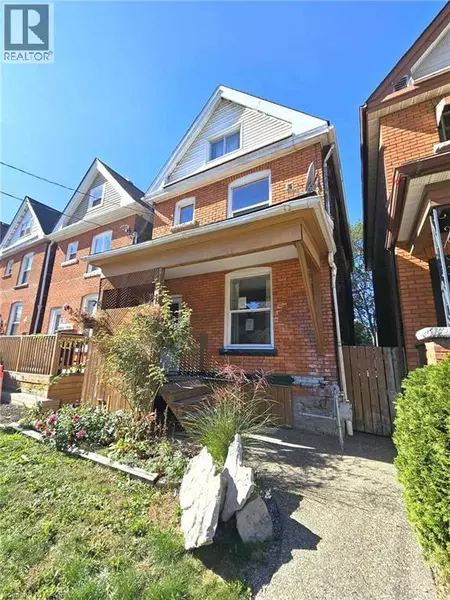 35 FAIRLEIGH Avenue N, Hamilton, ON L8L6H1