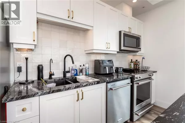 Kitchener, ON N2G0E2,108 GARMENT ST South #2708