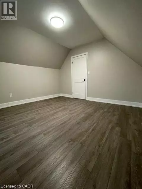 Hamilton, ON L8N1E2,526 KING ST East #4