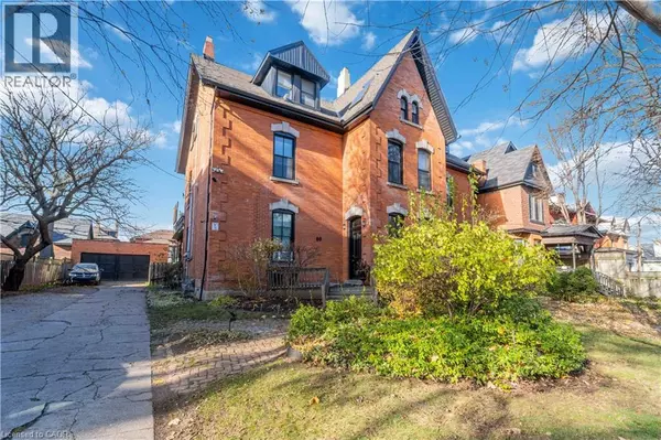 Hamilton, ON L8N2T4,80 EAST AVE South #2
