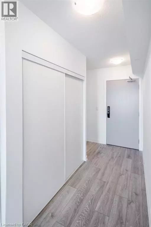 Burlington, ON L7M2A8,3210 DAKOTA Common #A401