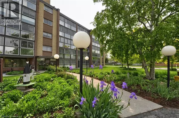 Cambridge, ON N1R7J6,400 CHAMPLAIN BLVD #404