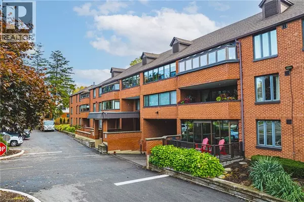 Ancaster, ON L8R1E2,150 WILSON ST West #215