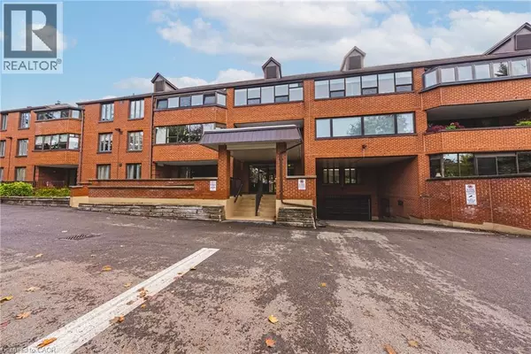 Ancaster, ON L8R1E2,150 WILSON ST West #215