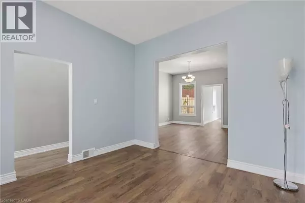 Hamilton, ON L8R2Y3,141 RAY Street N