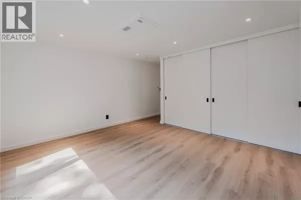 Waterloo, ON N2J1B9,63 UNION ST #1