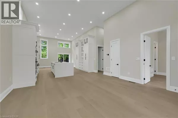 Oakville, ON L6L2E8,2091 BRIDGE Road