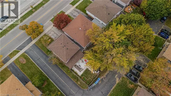 Burlington, ON L7L1X2,4048 LONGMOOR Drive