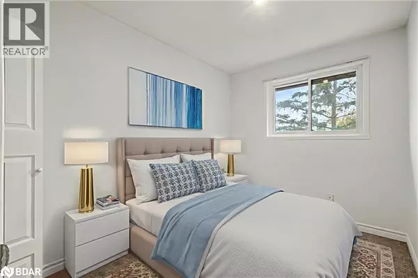 Milton, ON L9T1Y8,64 BRONTE ST South #8