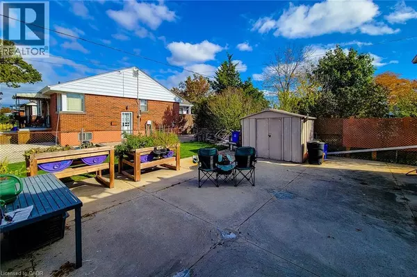 Hamilton, ON L8T3N4,49 NOTTINGHAM Avenue