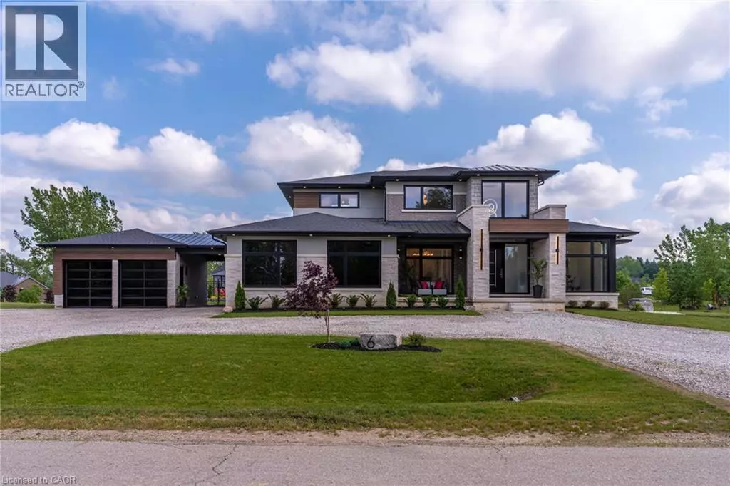 Dundas, ON L9H7R5,6 SHAKESPEARE Road