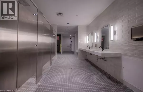 Kitchener, ON N2G0E4,15 WELLINGTON ST South #904