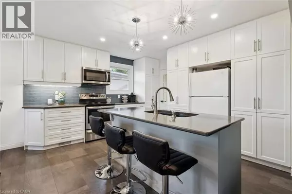 Hamilton, ON L8W1M2,10 VILLA Court