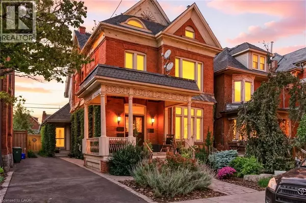 30 ONTARIO Avenue, Hamilton, ON L8N2X2