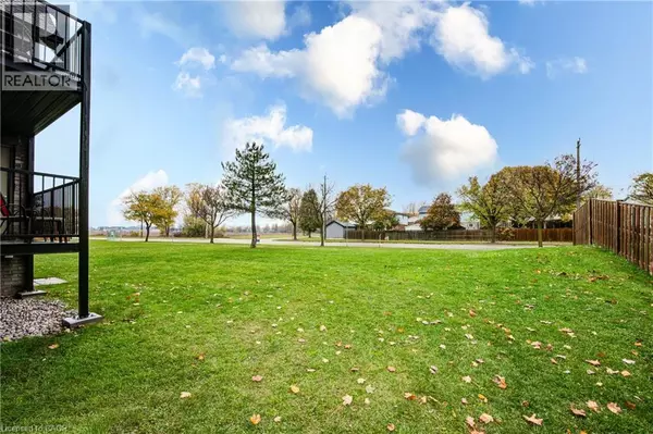 Stratford, ON N5A7T6,50 CAMPBELL CT #304