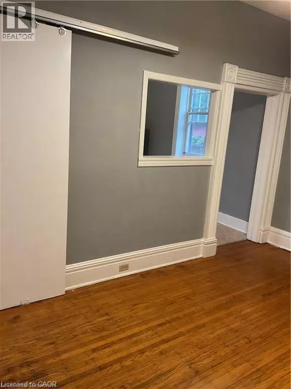 Hamilton, ON L9A4S6,303 EAST 19TH ST #2