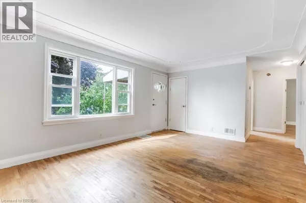 Brantford, ON N3R1Z9,25 HENRY Street