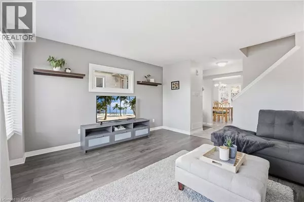 Kitchener, ON N2E0E1,10 FOXGLOVE CRES #6