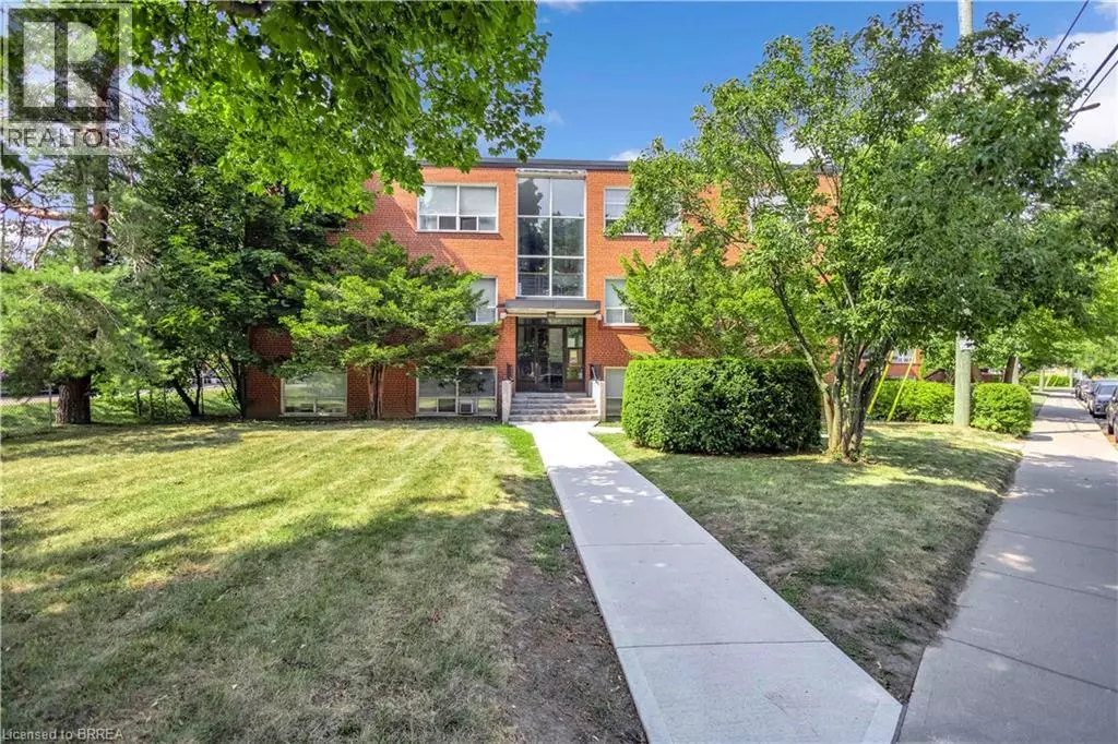 Hamilton, ON L8S2N5,57 MERICOURT RD #310