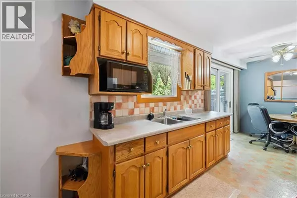 Guelph, ON N1E4G3,33 HASTINGS Boulevard