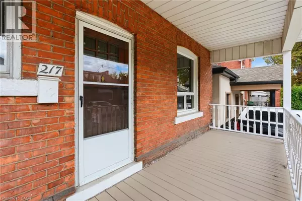 Hamilton, ON L8L5L1,217 EMERALD Street N