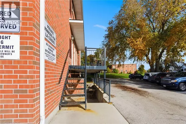 Smithville, ON L0R2A0,111 SMITS CV #302