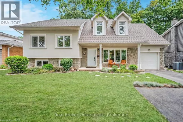 Oakville, ON L6L3T6,285 SURREY Drive