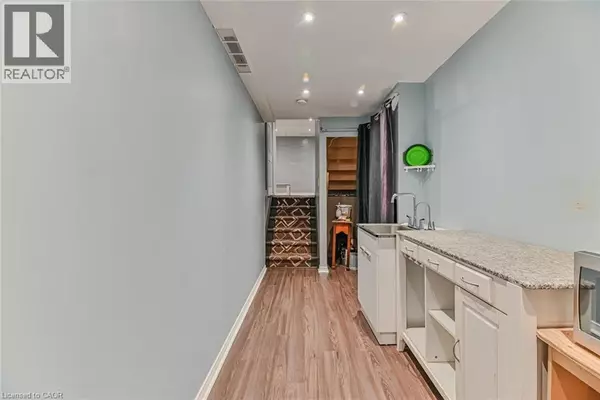 Kitchener, ON N2E4K4,110 ACTIVA AVE #E-31