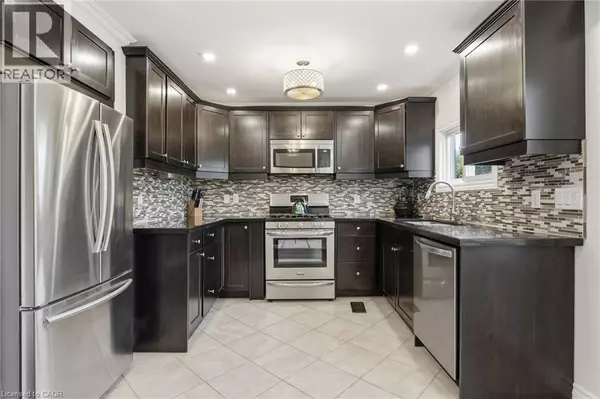 Hamilton, ON L8H3E7,564 WALMER Road