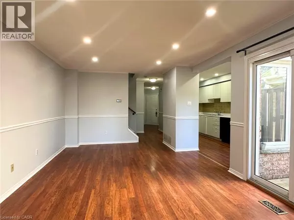 Burlington, ON L7M4C5,2215 CLEAVER AVE #22