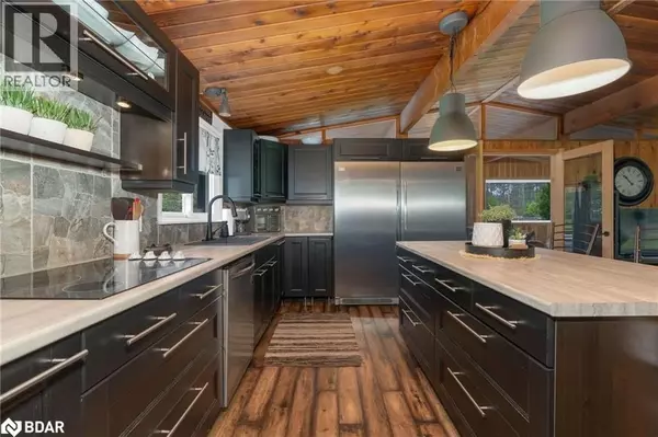 Springwater, ON L0L2K0,1398 OLD SECOND ROAD NORTH Road