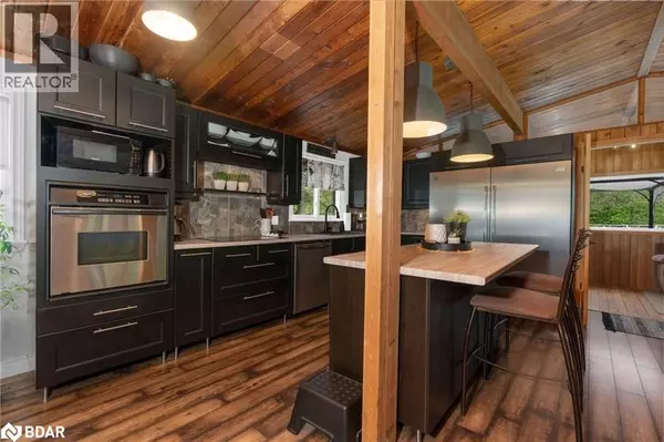 Springwater, ON L0L2K0,1398 OLD SECOND ROAD NORTH Road