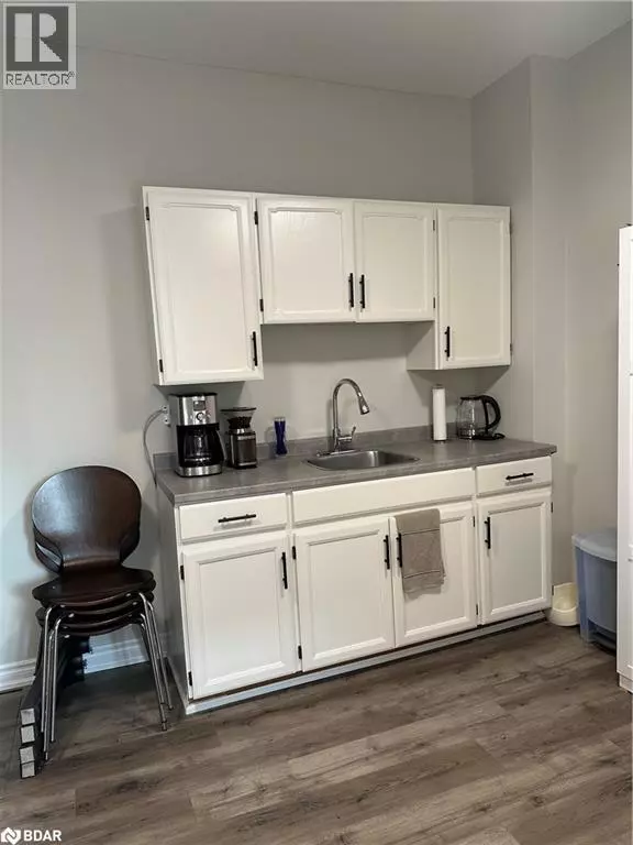 Barrie, ON L4M3B4,183 BAYFIELD Street