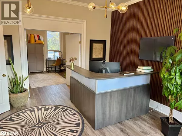 Barrie, ON L4M3B4,183 BAYFIELD Street