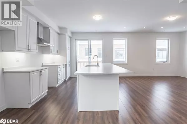 Barrie, ON L9J0L1,112 WEST OAK Trail