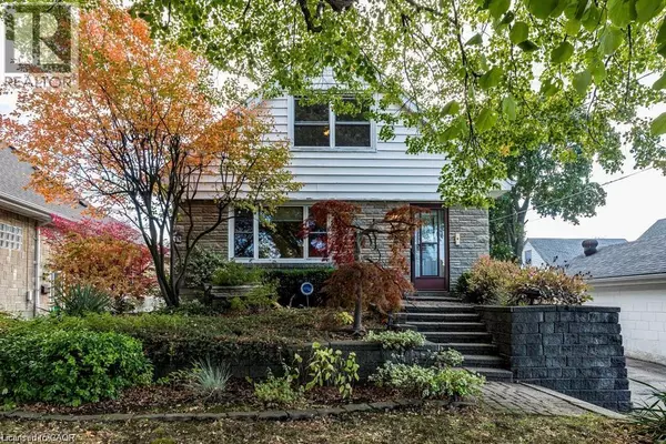 8 SYLVIA Crescent, Hamilton, ON L8K2A9