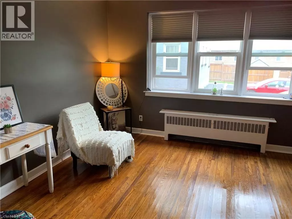 Hamilton, ON L8K1V6,1759 KING ST East #33