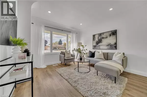 Cambridge, ON N3H2R6,1717 SEVERN Avenue