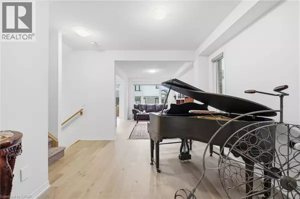 Mount Hope, ON L0R1W0,28 FAIREY Crescent