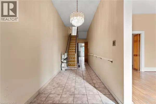 Hamilton, ON L8L2R2,241 ROBERT Street