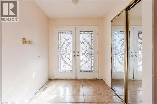 Brampton, ON L6Z2V3,8 DINGWALL Court