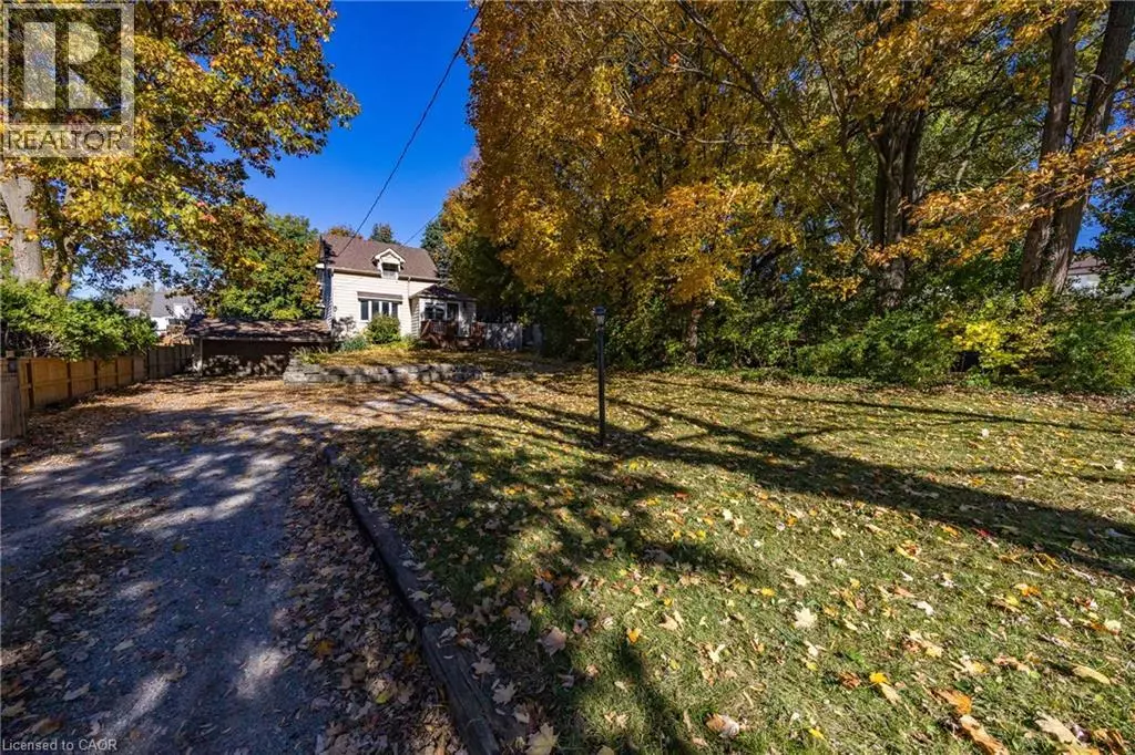 Waterford, ON N0E1Y0,17 MECHANIC Street W