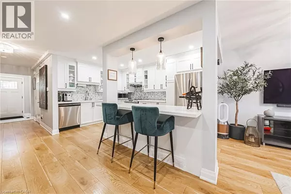 Burlington, ON L7L5J9,4201 LONGMOOR DR #5