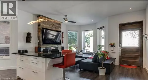 Hamilton, ON L8L5B8,12 WEST AVE North #2