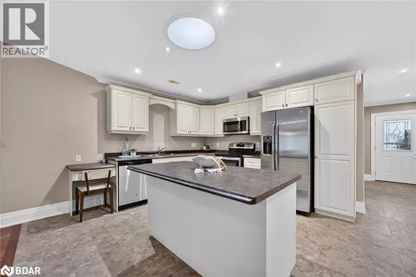 Wasaga Beach, ON L9Z0G4,53 CLOVER Crescent